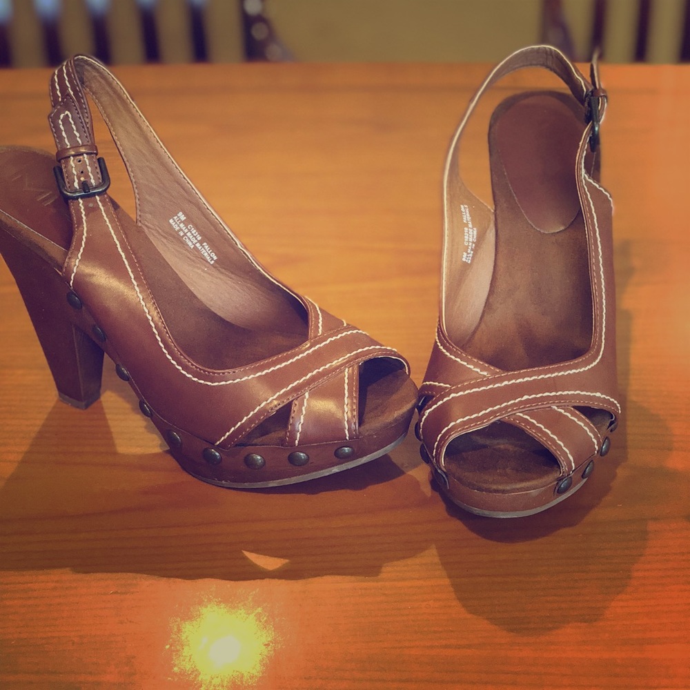 Mia Wooden platform shoes